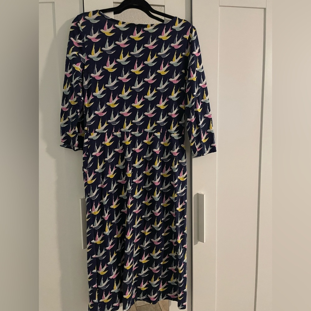 Boden Navy Dress with Pink and Yellow Bird Print Sz. 8 Cute!!! - Picture 5 of 7